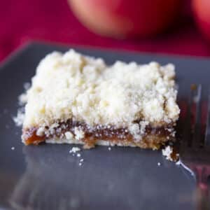 crumbly apple pie bars, easy to make,